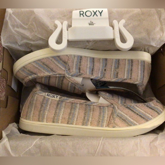 NWT Roxy Minnow Slip On Shoes - Picture 10 of 15